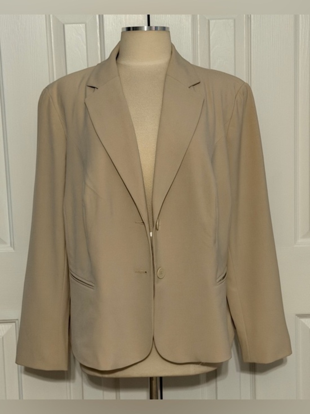 East 5th Woman Beige Blazer Jacket Fully Lined Tailored Career Size 22W